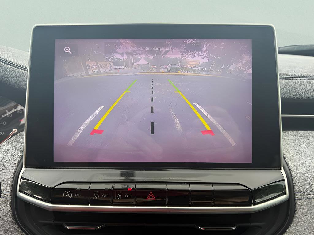 Used 2023 Jeep Compass Sport image 19