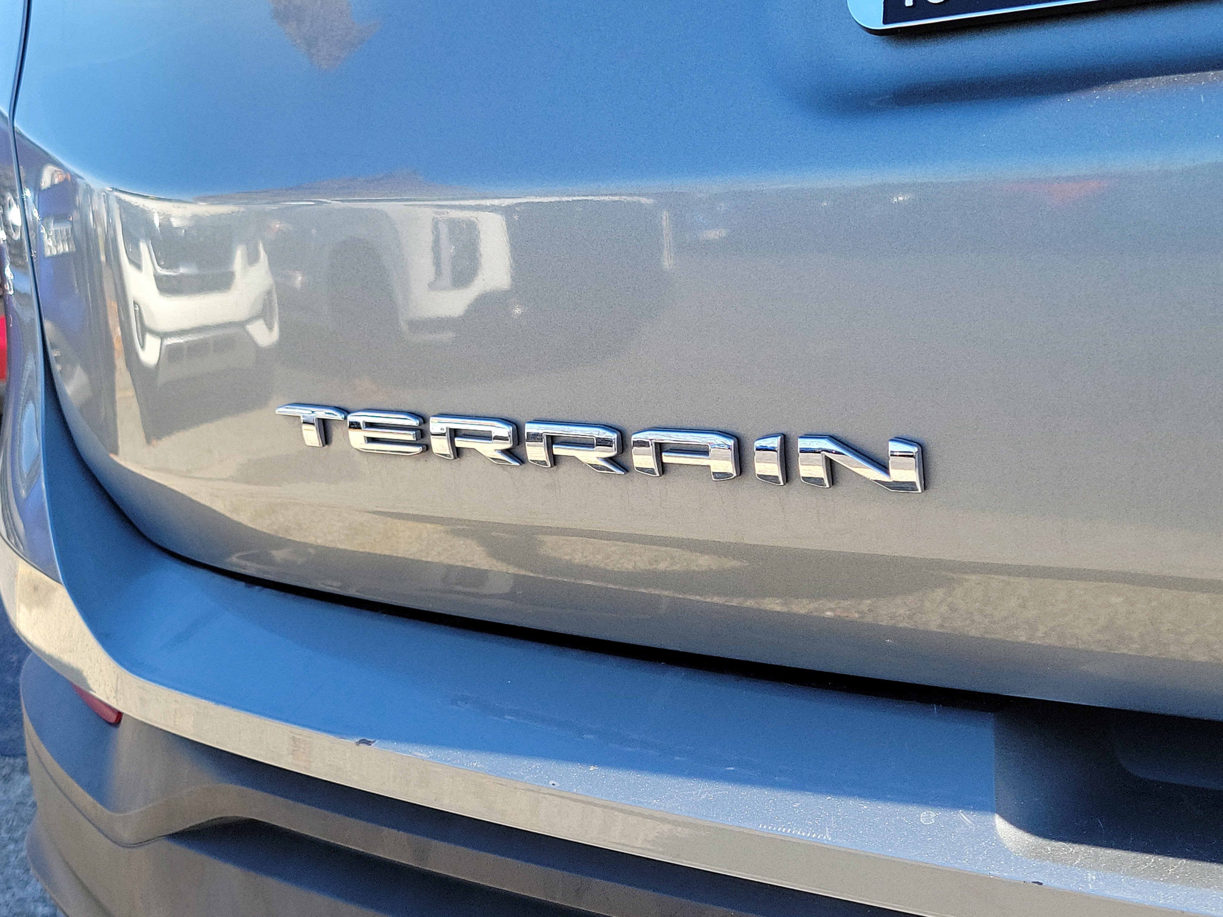 Used 2024 GMC Terrain SLE image 6