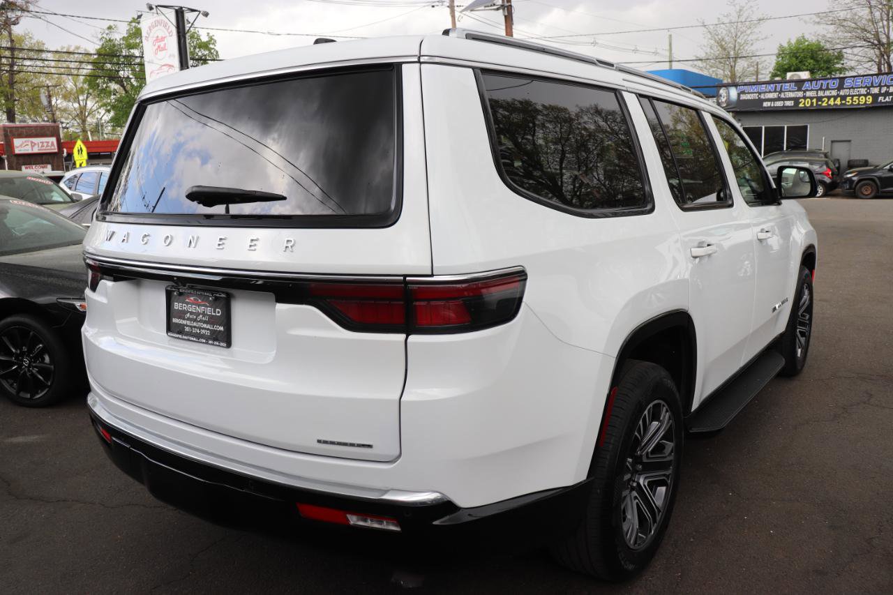 Used 2024 Jeep Wagoneer Series II w/ Flexible Seating Group AWD/4WD image 5