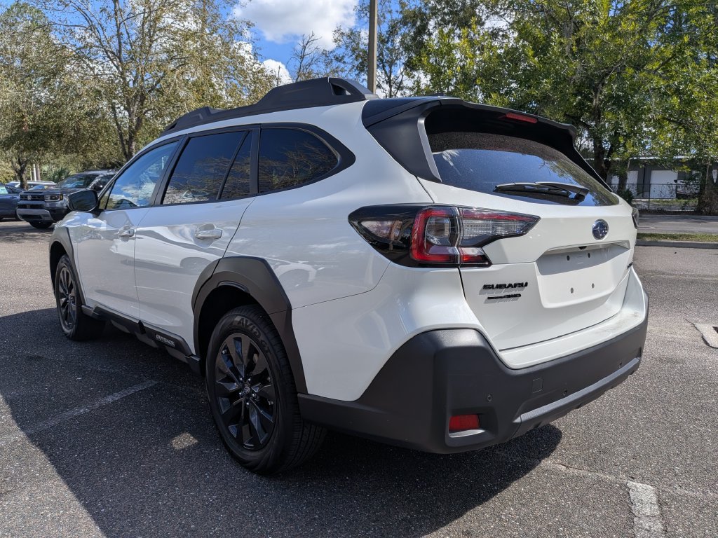 Used 2023 Subaru Outback Onyx Edition AWD/4WD image 6