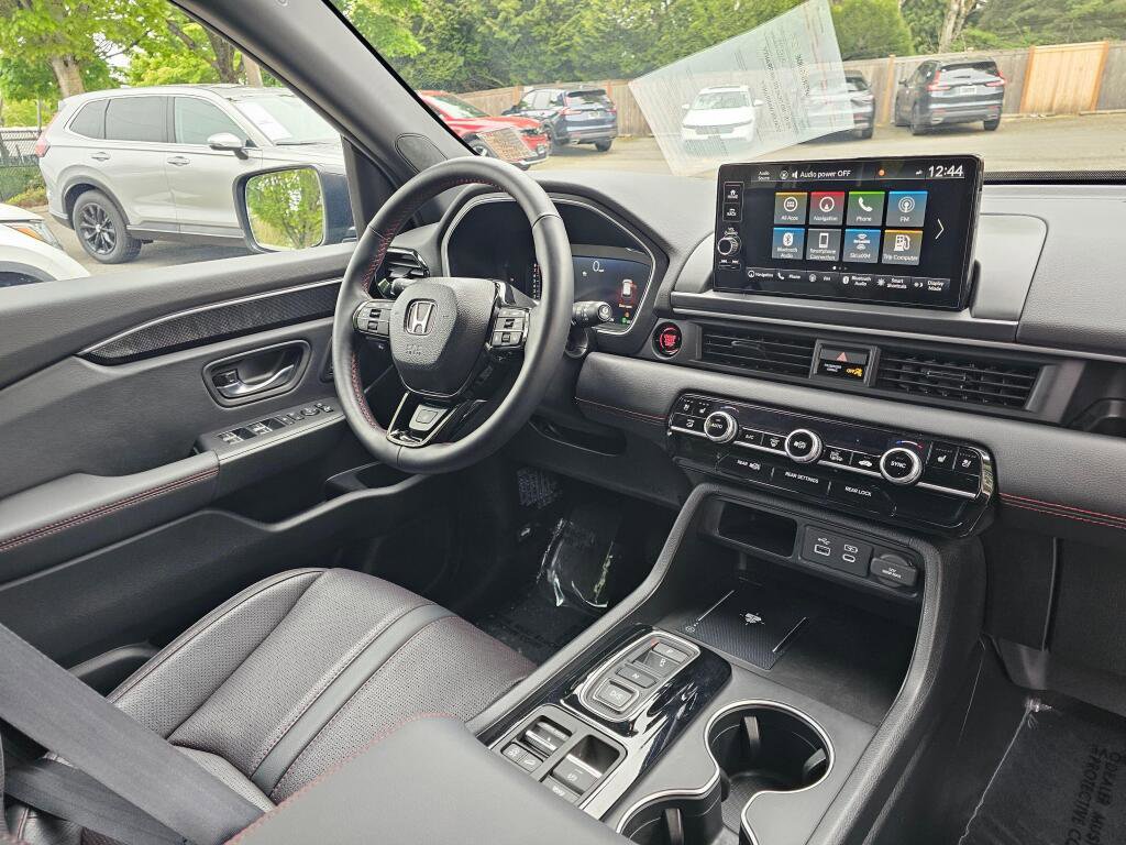 Used 2025 Honda Pilot Black Edition image 10