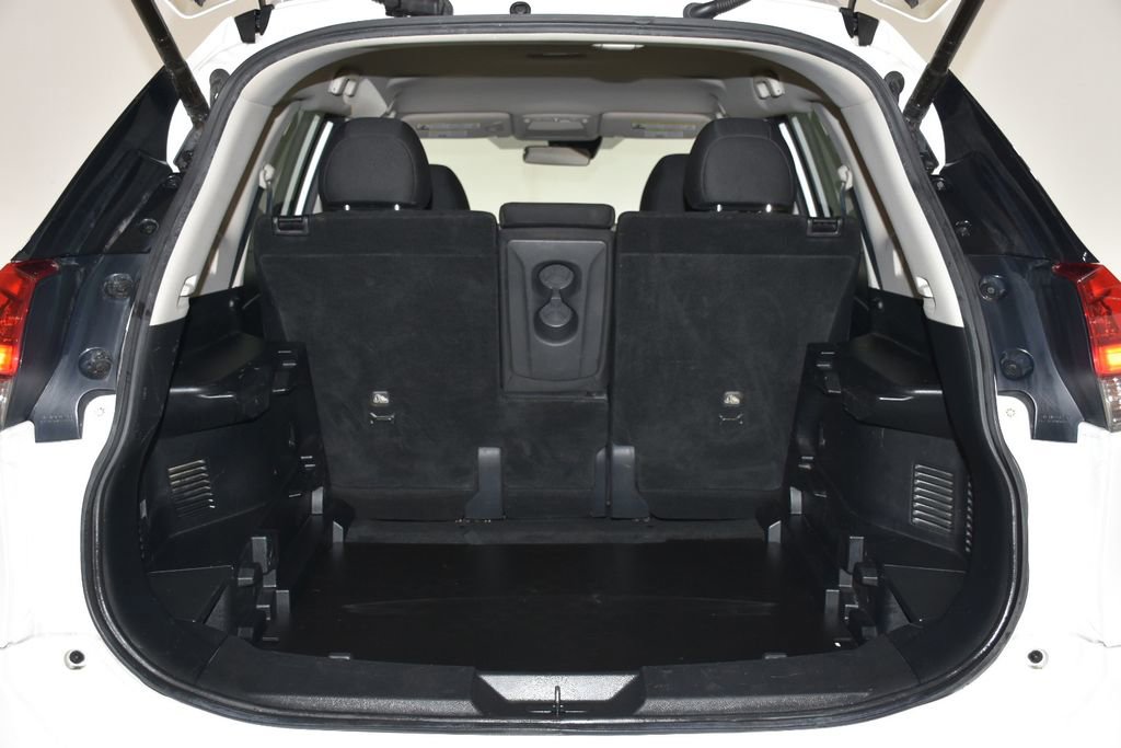 Used 2019 Nissan Rogue SV FWD image 27