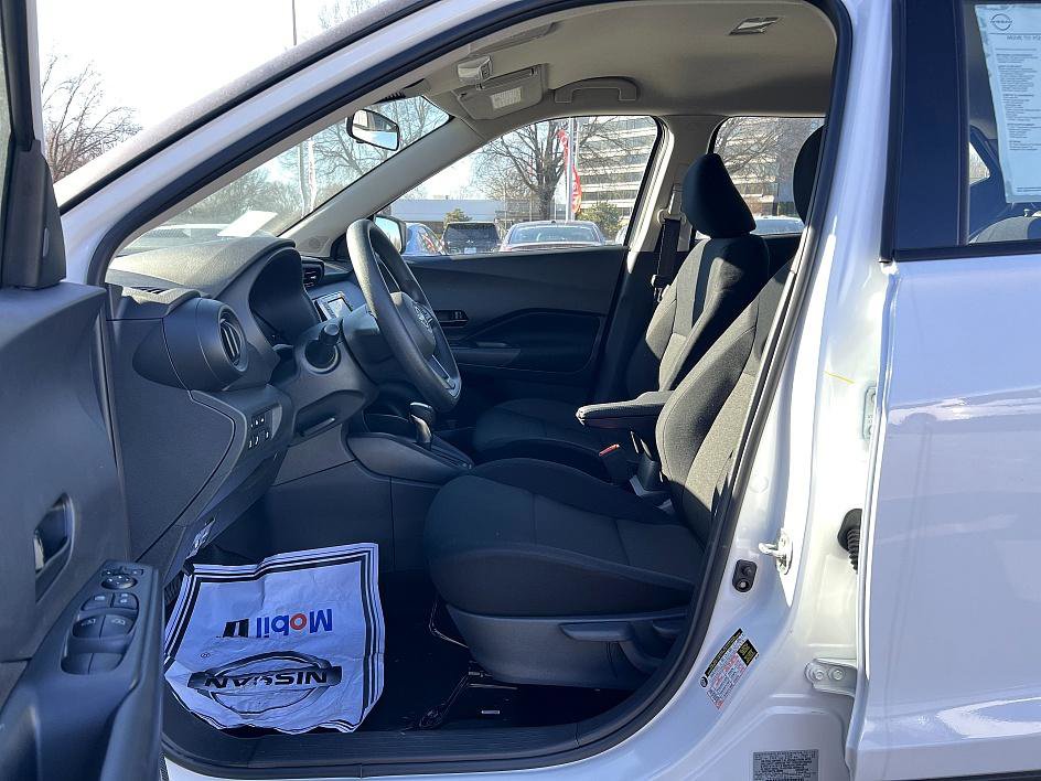 New 2025 Nissan Kicks Play S image 11
