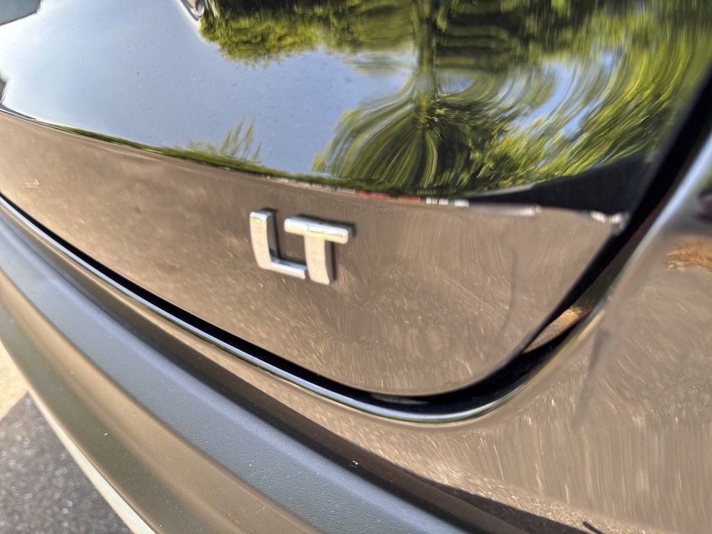Used 2025 Chevrolet Trax LT FWD image 39