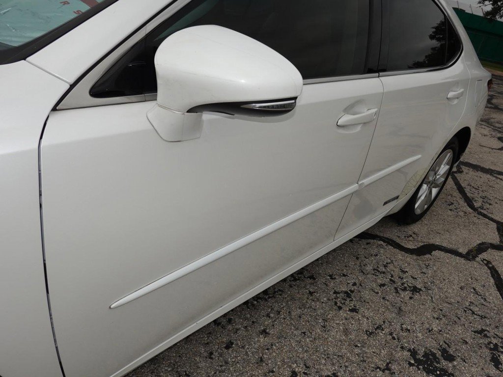 Used 2014 Lexus ES 300h w/ Luxury Package w/Bamboo Trim FWD image 10