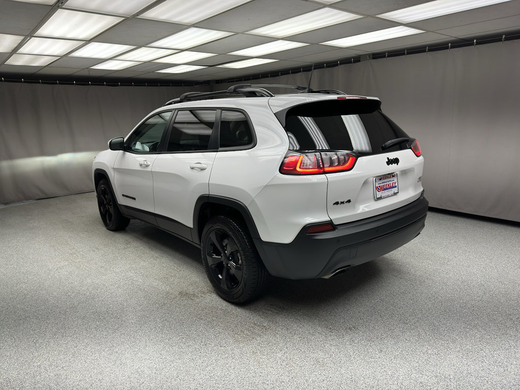Used 2019 Jeep Cherokee Latitude Plus AWD/4WD image 2