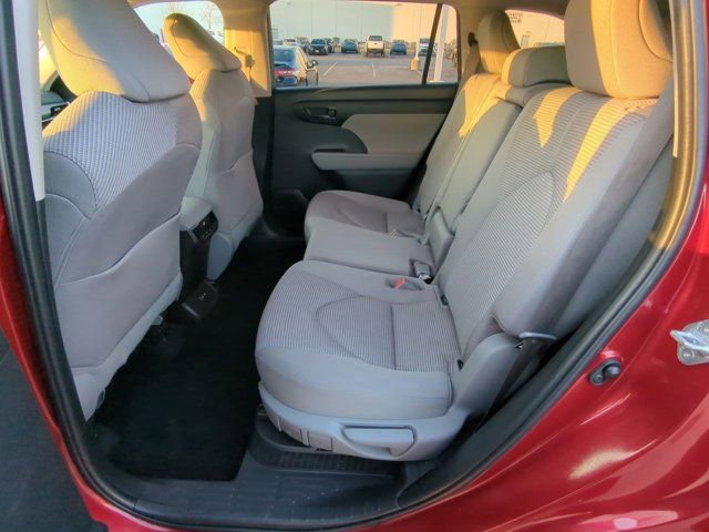 Certified 2023 Toyota Highlander LE image 14