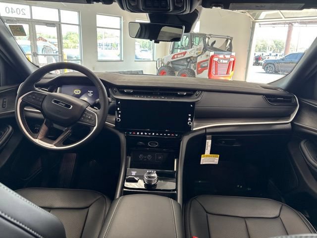 New 2026 Jeep Grand Cherokee Limited w/ Luxury Tech Group II AWD/4WD image 26