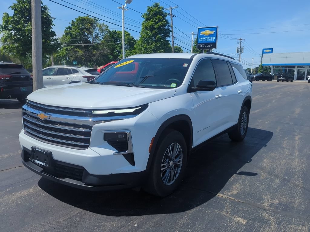 Certified 2025 Chevrolet Traverse LT w/ Driver Confidence Package AWD/4WD image 4