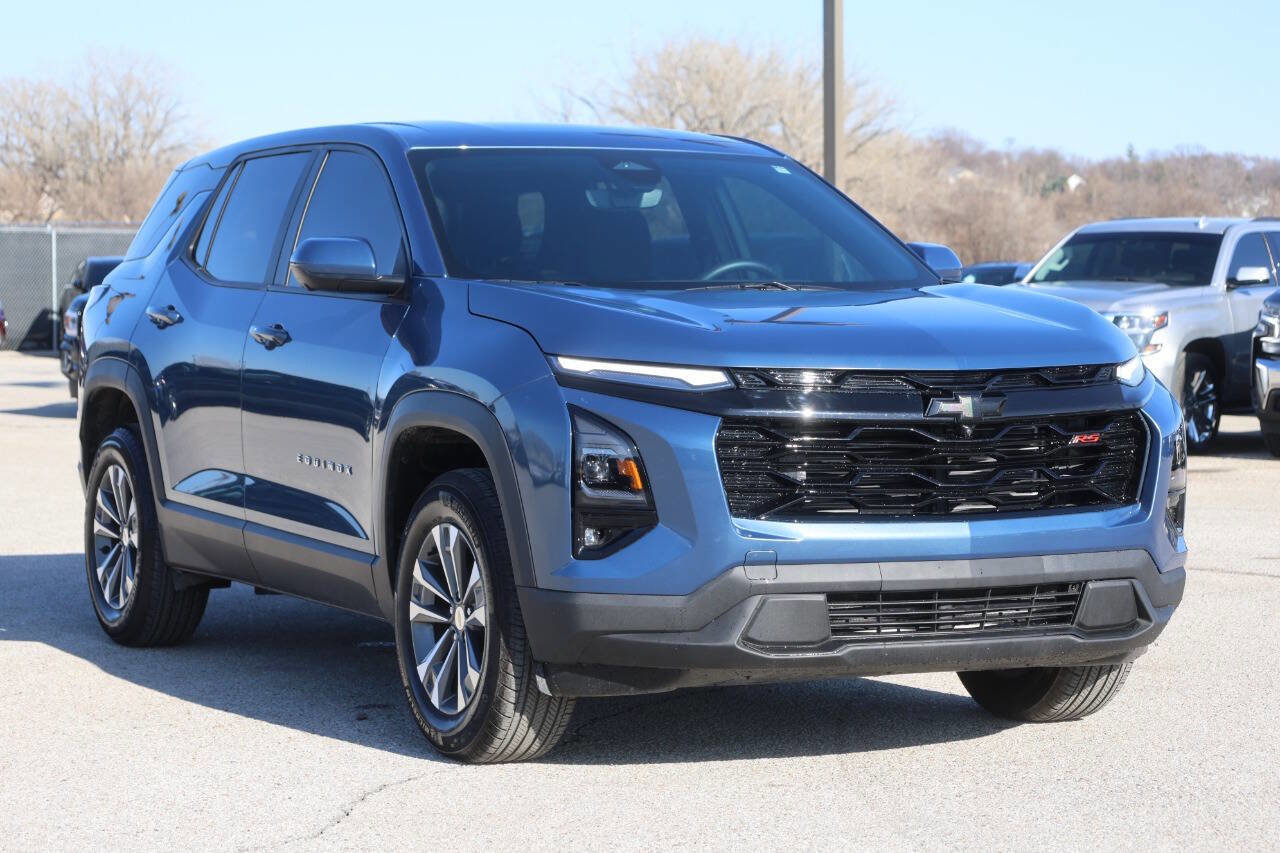 Used 2025 Chevrolet Equinox LT w/ Safety and Technology Package image 4