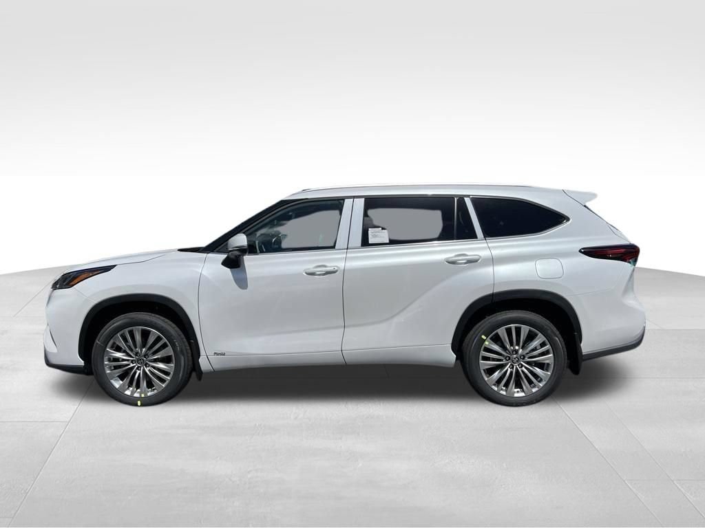 New 2026 Toyota Highlander Platinum AWD/4WD image 2