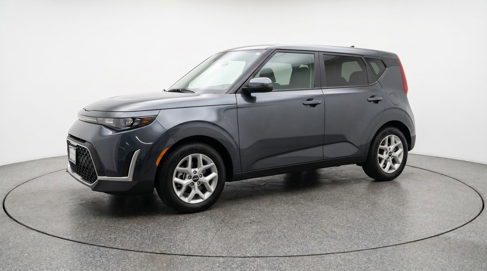 Used 2025 Kia Soul LX w/ LX Technology Package FWD image 3