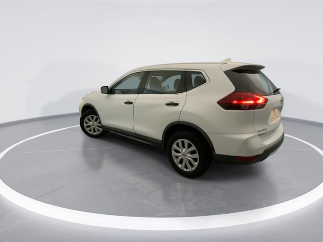 Used 2018 Nissan Rogue S image 2