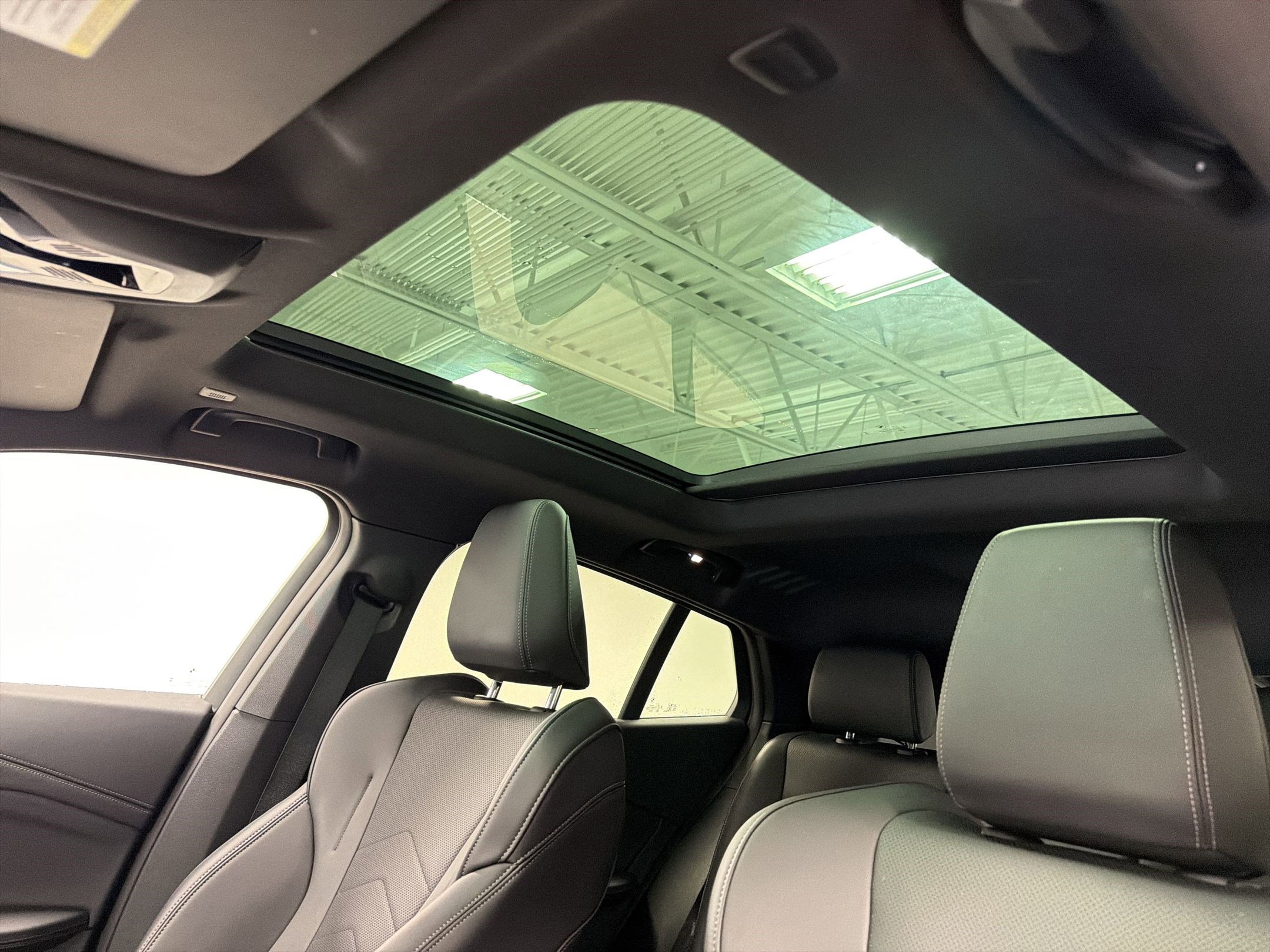 Certified 2025 BMW X2 xDrive28i image 15