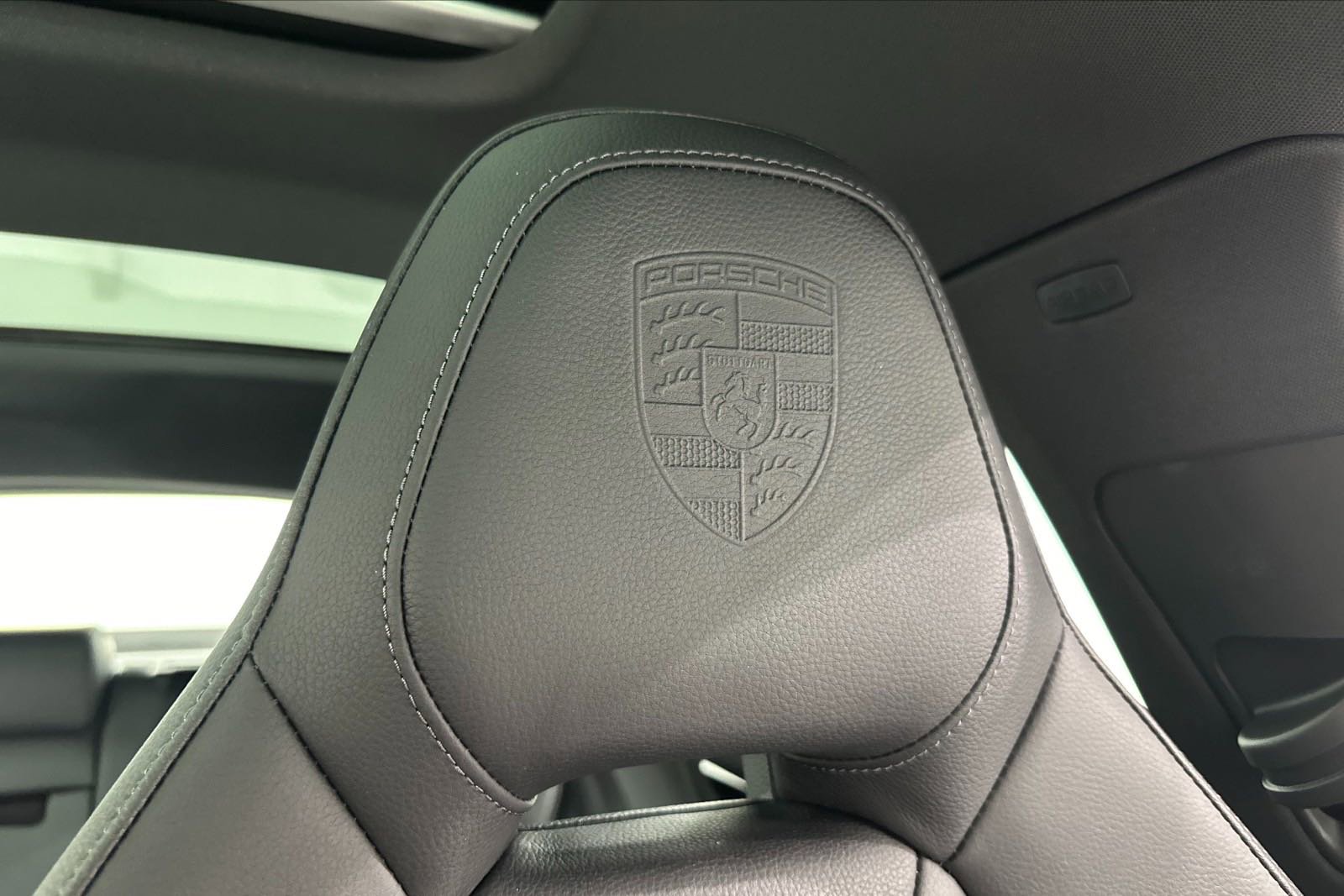 Certified 2024 Porsche Panamera 4 image 27