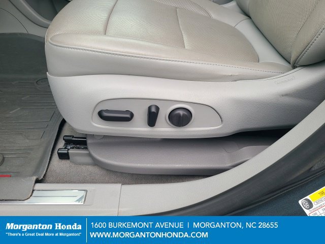 Used 2020 GMC Acadia SLT w/ LPO, Floor Liner Package FWD image 13