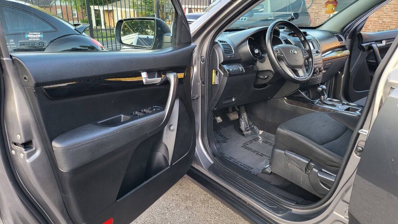 Used 2014 Kia Sorento LX w/ Touring Package (LX) FWD image 13
