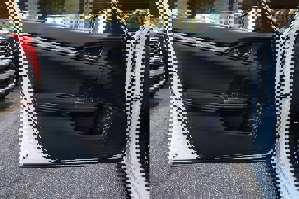 Used 2017 Honda Civic Sport image 22