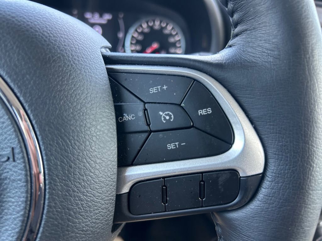 Used 2023 Jeep Renegade Latitude w/ Premium Group AWD/4WD image 26