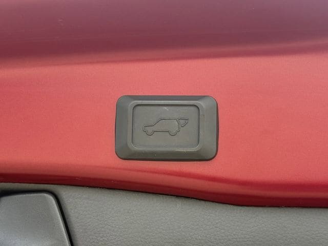 Used 2024 Toyota RAV4 XLE w/ Convenience Package FWD image 34