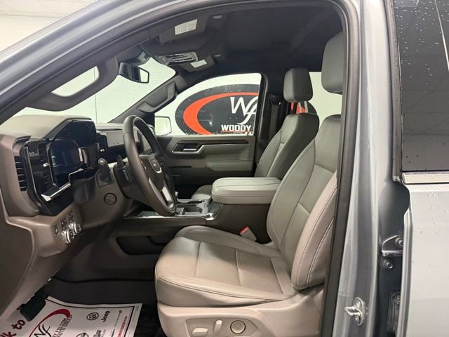 Used 2023 GMC Sierra 1500 SLT w/ SLT Premium Package AWD/4WD image 9