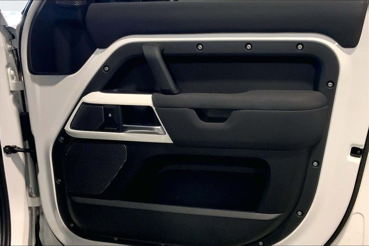 Used 2023 Land Rover Defender 110 S image 22