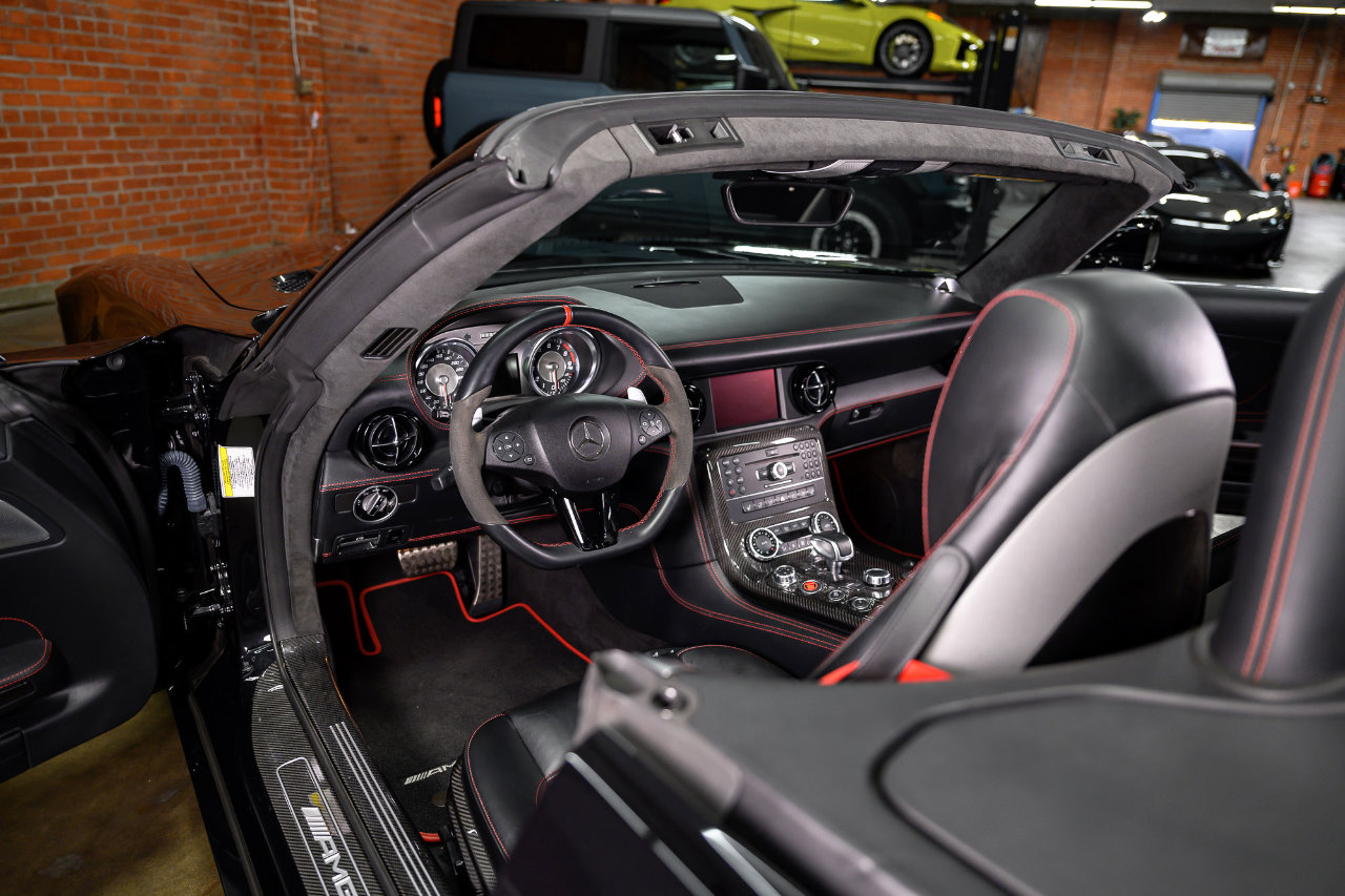 Used 2013 Mercedes-Benz SLS AMG GT Roadster image 34