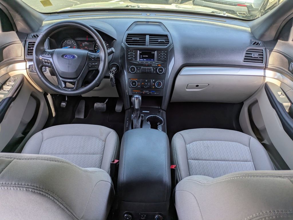 Used 2019 Ford Explorer Base image 17