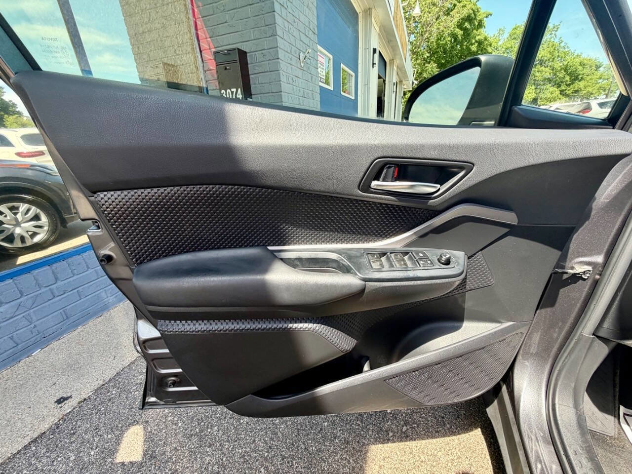 Used 2021 Toyota C-HR LE FWD image 21