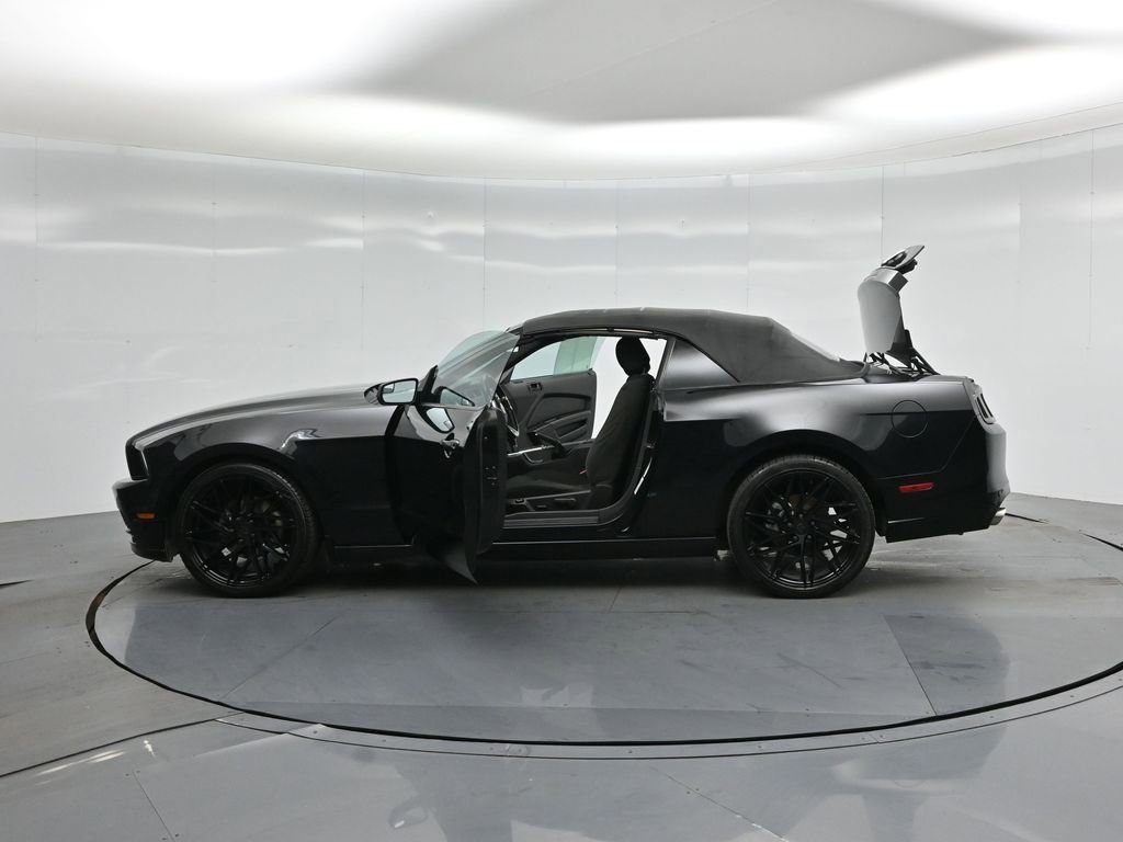 Used 2014 Ford Mustang Convertible w/ Equipment Group 102A image 30