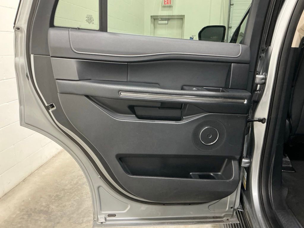 Used 2024 Ford Expedition XLT image 24