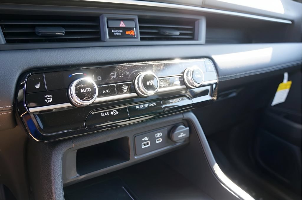 Used 2025 Honda Pilot EX-L image 21