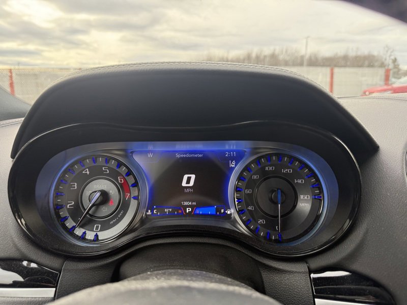 Used 2023 Chrysler 300 C image 12