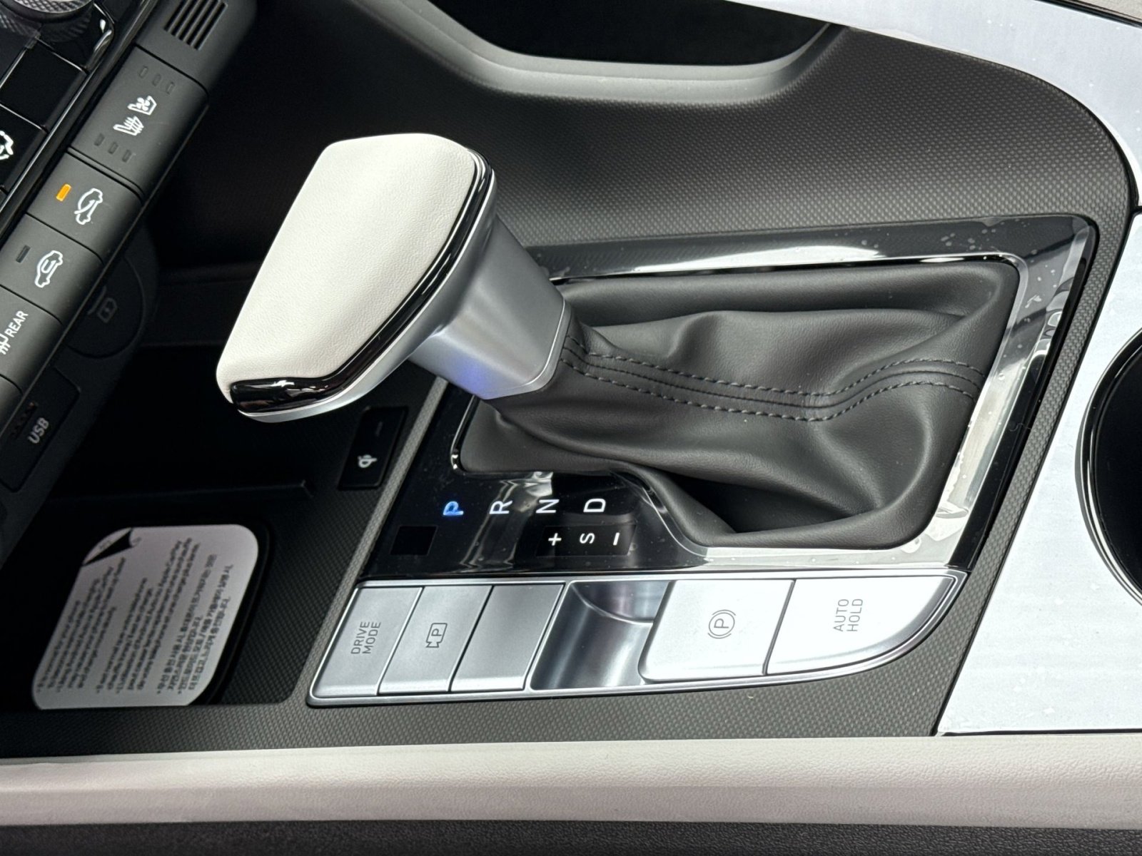 New 2026 Hyundai Elantra Limited image 22