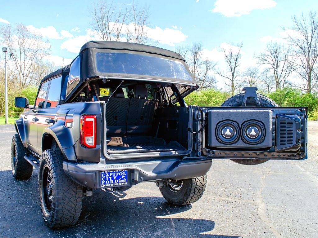 Used 2022 Ford Bronco Black Diamond image 5