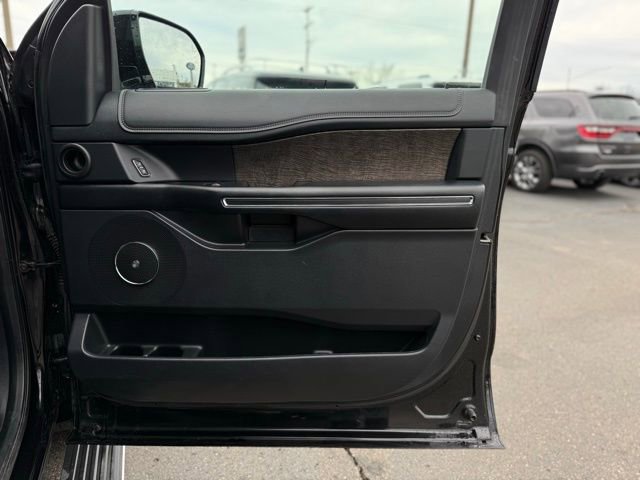 Used 2019 Ford Expedition Max Limited image 18