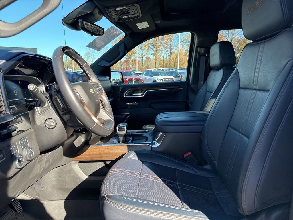 Used 2023 Chevrolet Silverado 1500 High Country w/ High Country Premium Package image 9