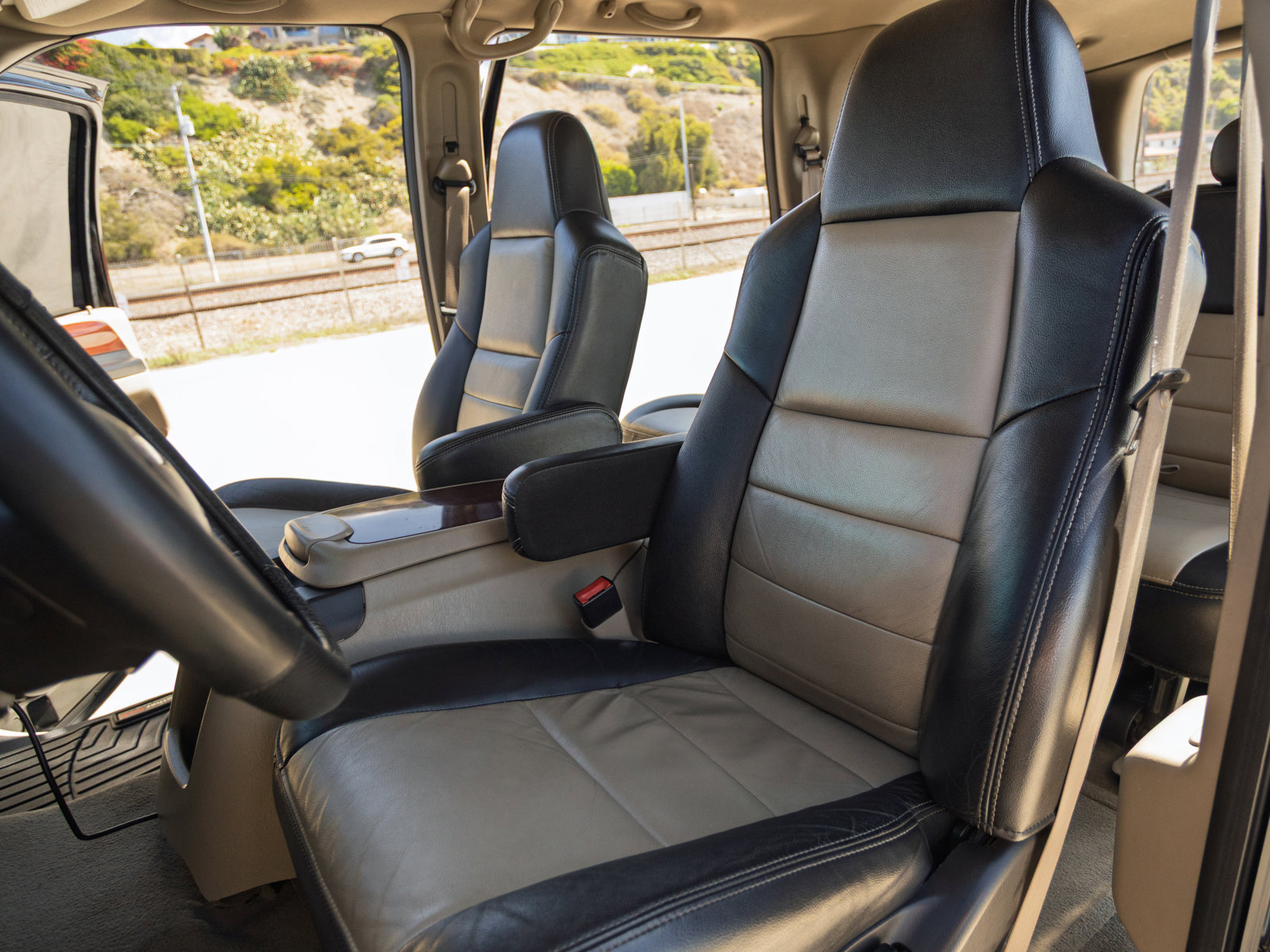 Used 2005 Ford Excursion Eddie Bauer AWD/4WD image 30