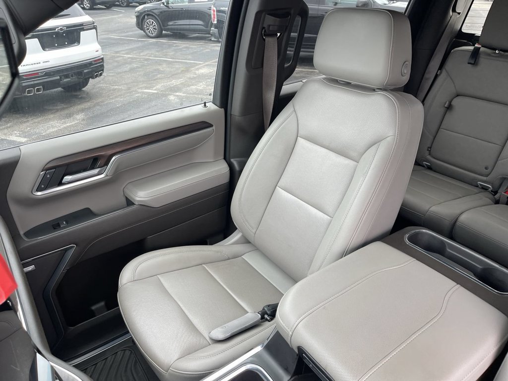 Used 2023 GMC Sierra 1500 SLT w/ SLT Convenience Package AWD/4WD image 24