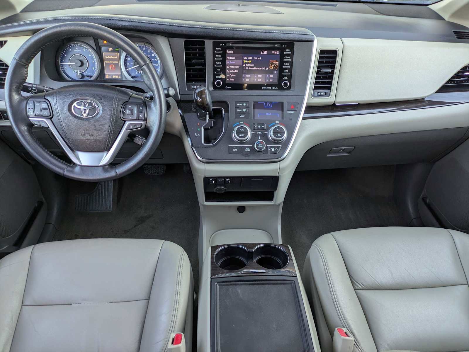 Used 2018 Toyota Sienna XLE w/ XLE Navigation Package FWD image 19
