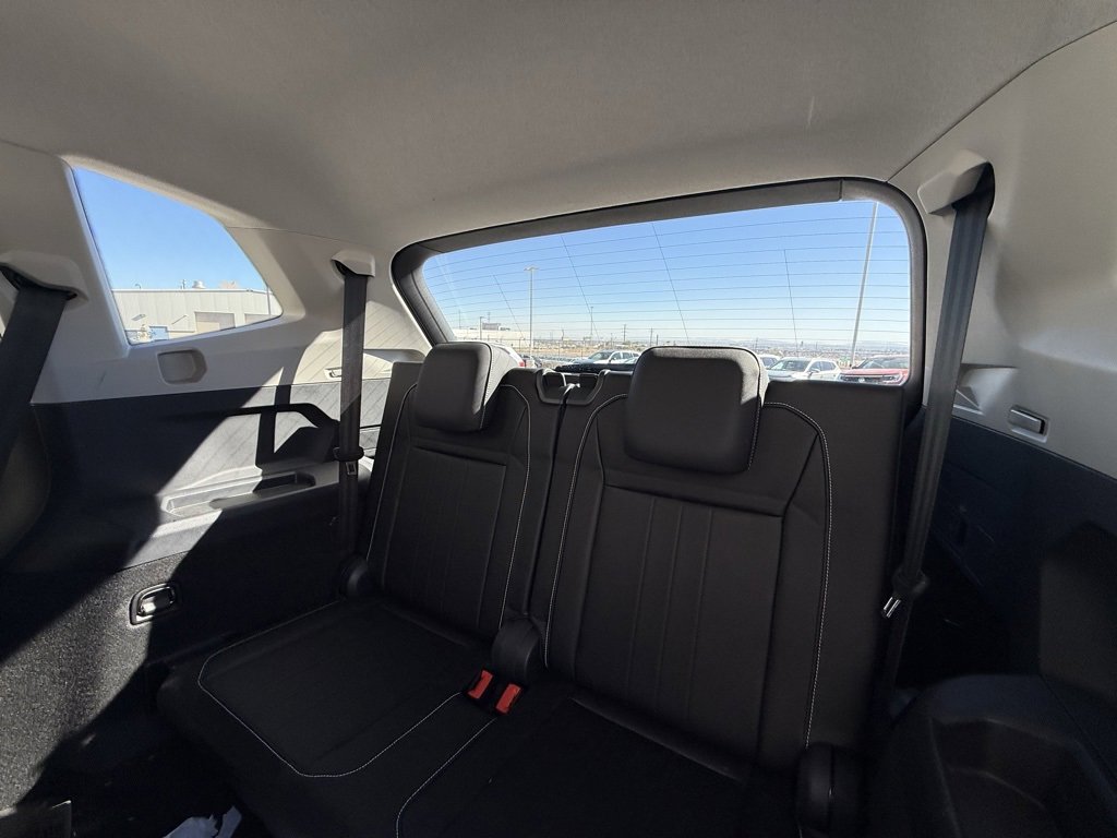 Used 2023 Volkswagen Tiguan SE image 10