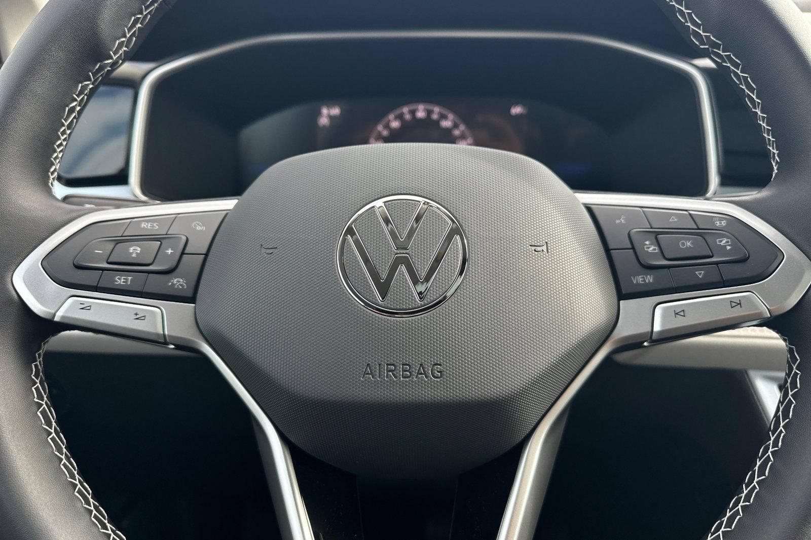 New 2026 Volkswagen Taos SE FWD image 23