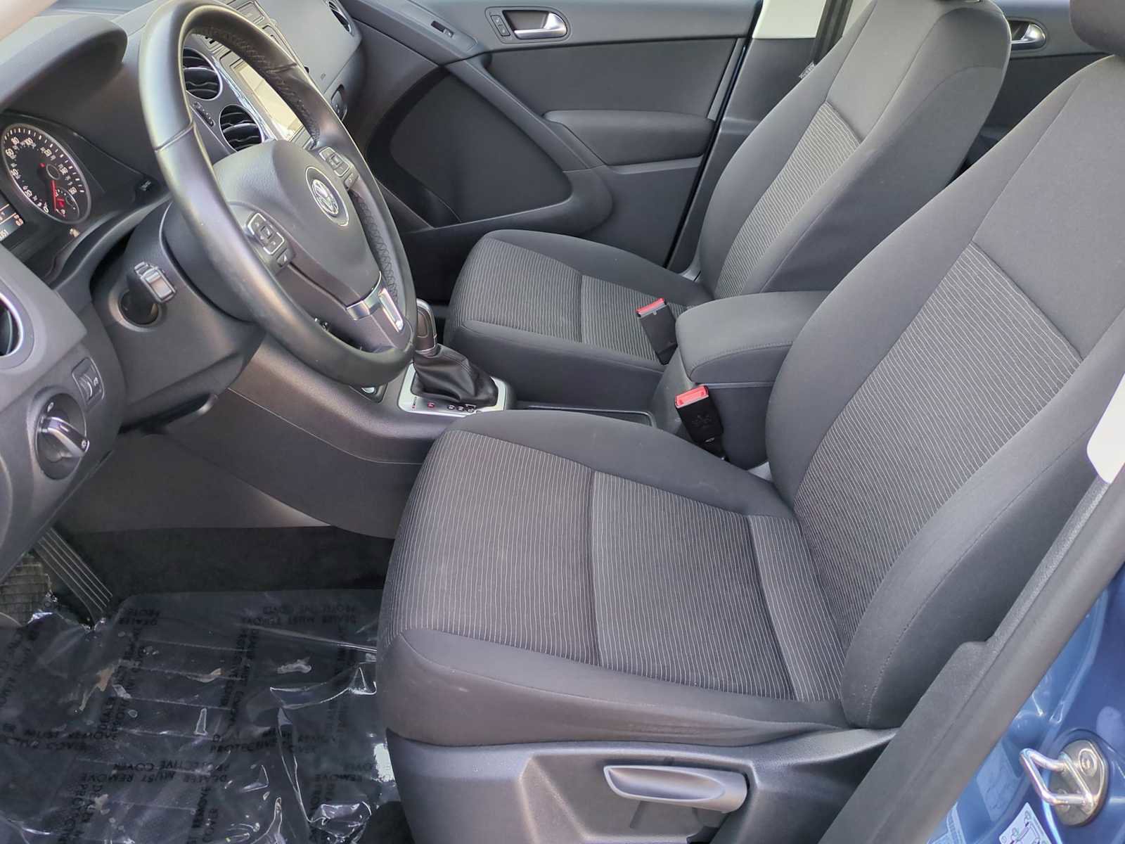 Used 2017 Volkswagen Tiguan Limited image 16