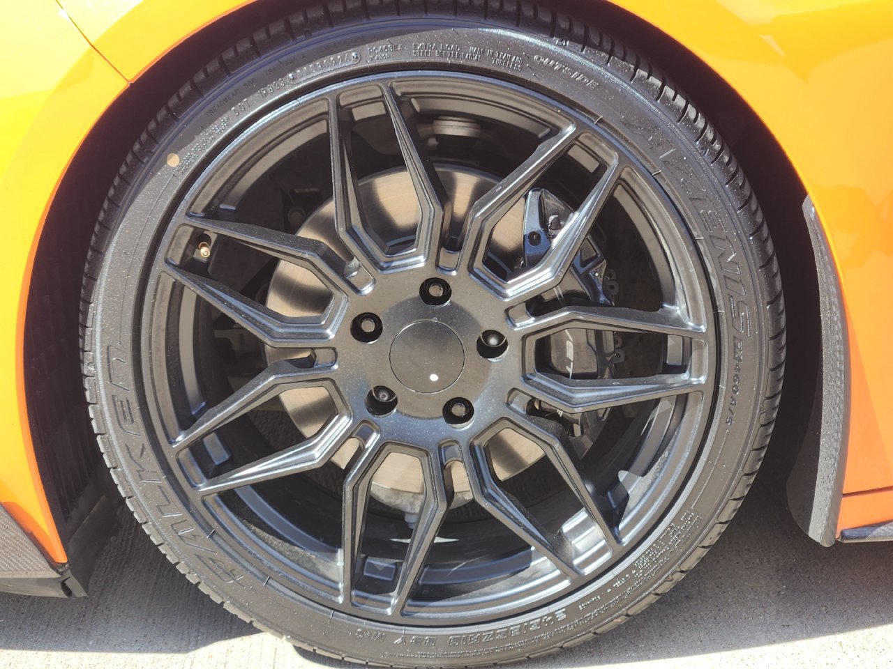 Used 2023 Chevrolet Corvette Stingray Premium Cpe w/ Battery Protection Package RWD image 9