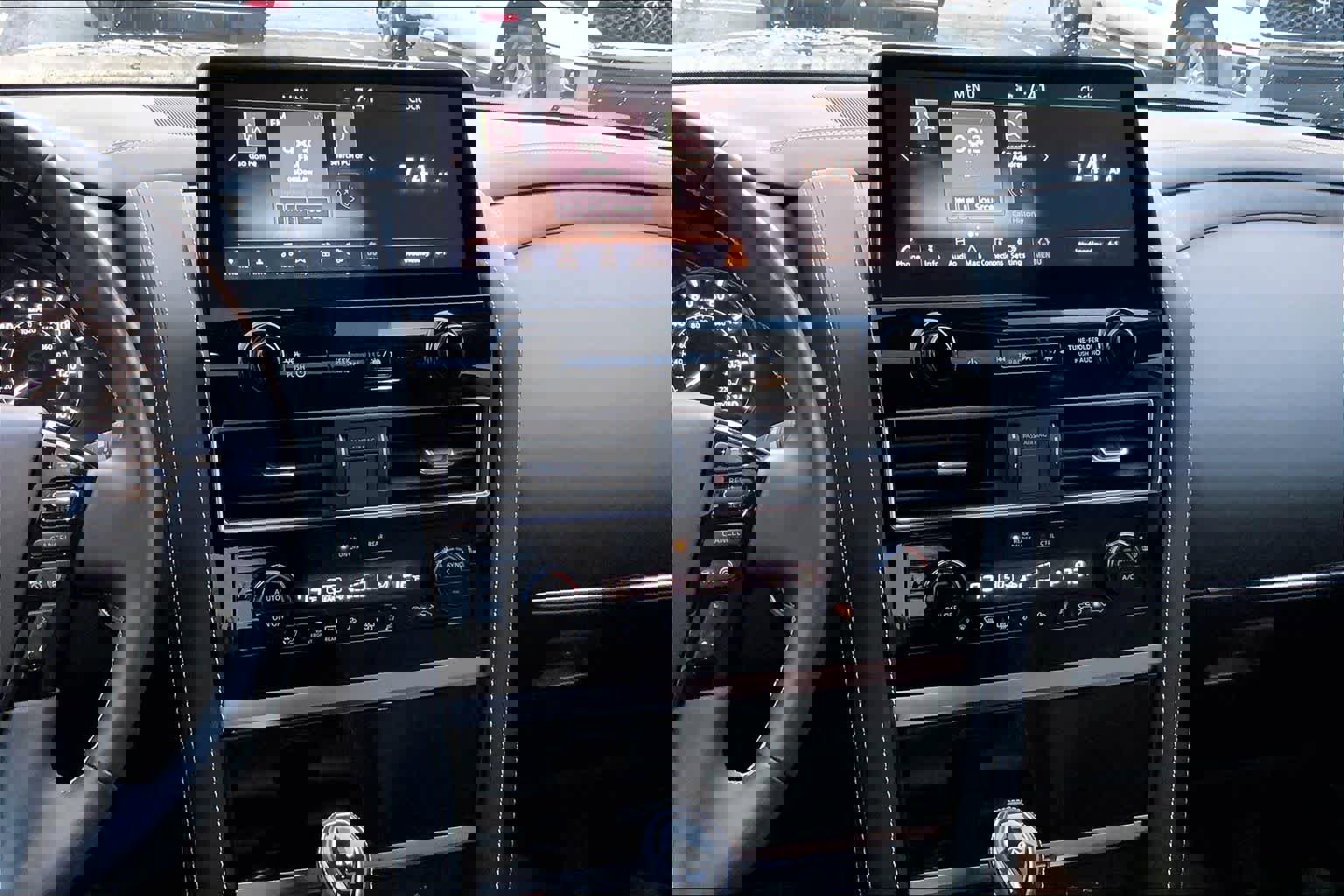 Used 2023 INFINITI QX80 Premium Select w/ Cargo Package image 7