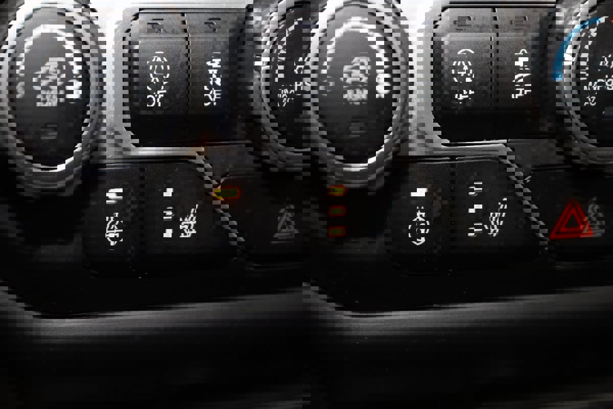 Used 2018 Jeep Wrangler Unlimited Sport S image 8