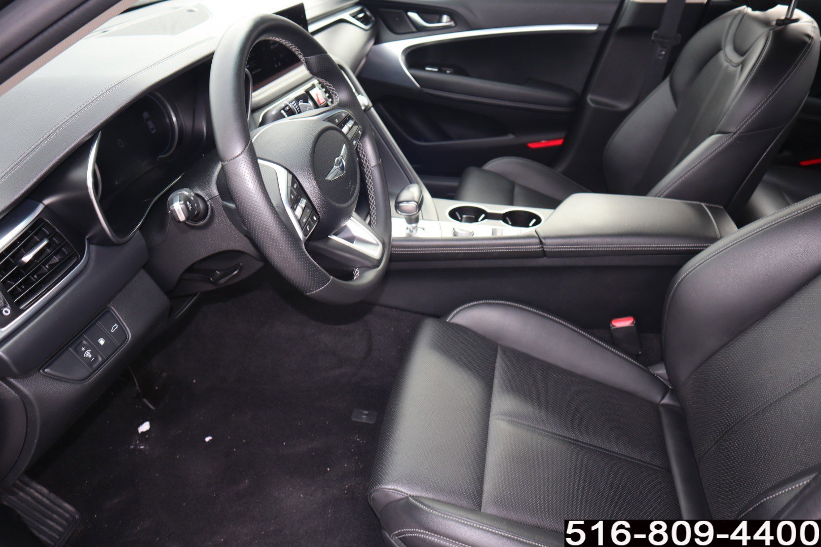 Used 2022 Genesis G70 2.0T image 17