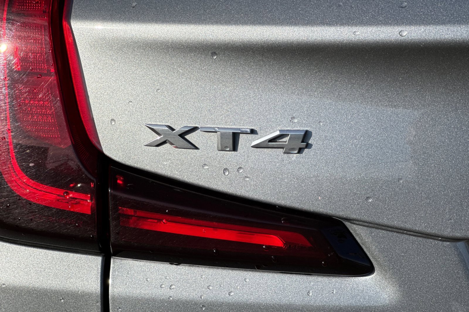 Used 2023 Cadillac XT4 Premium Luxury image 32