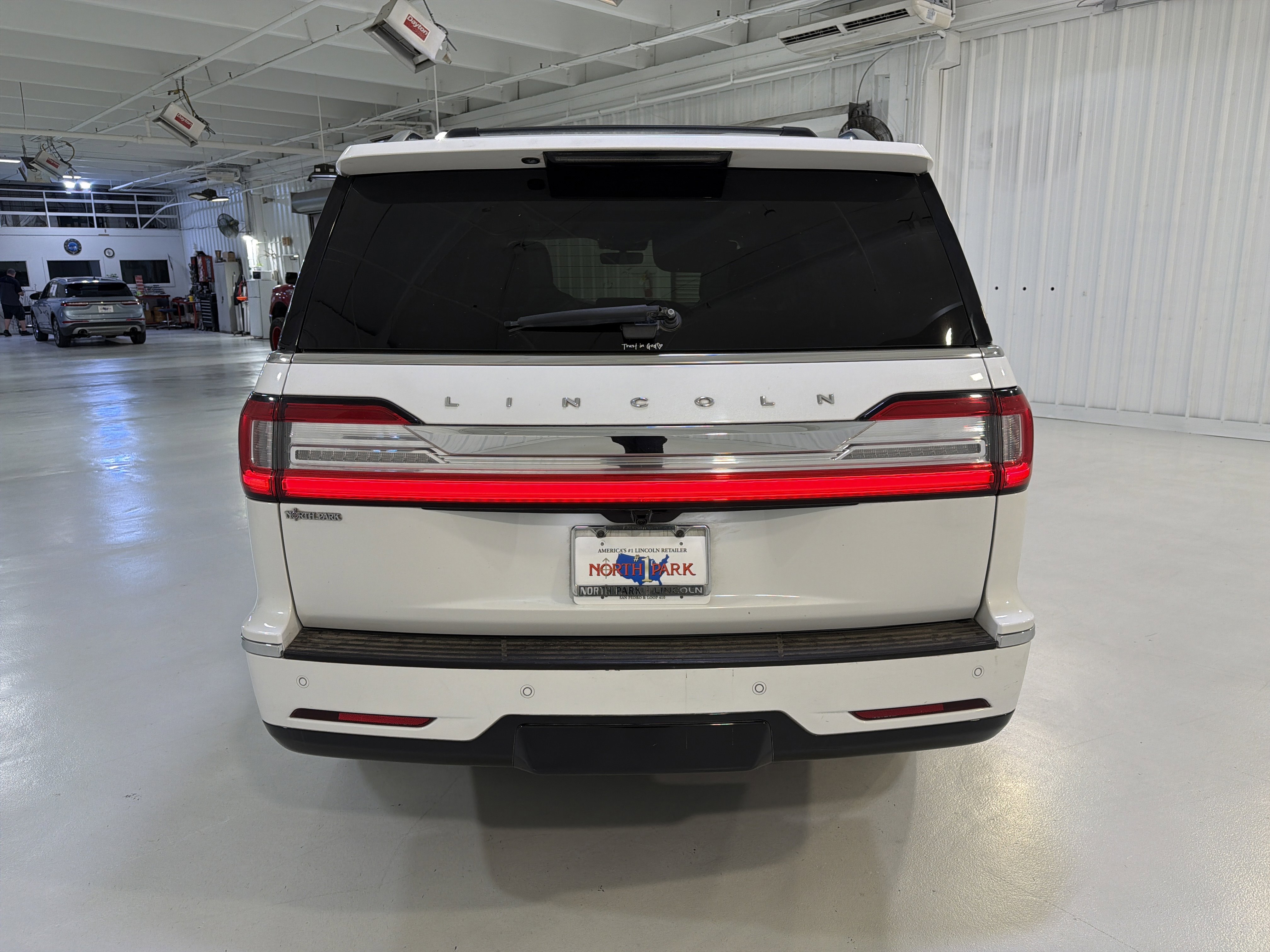 Used 2020 Lincoln Navigator Reserve w/ Luxury Package RWD image 4