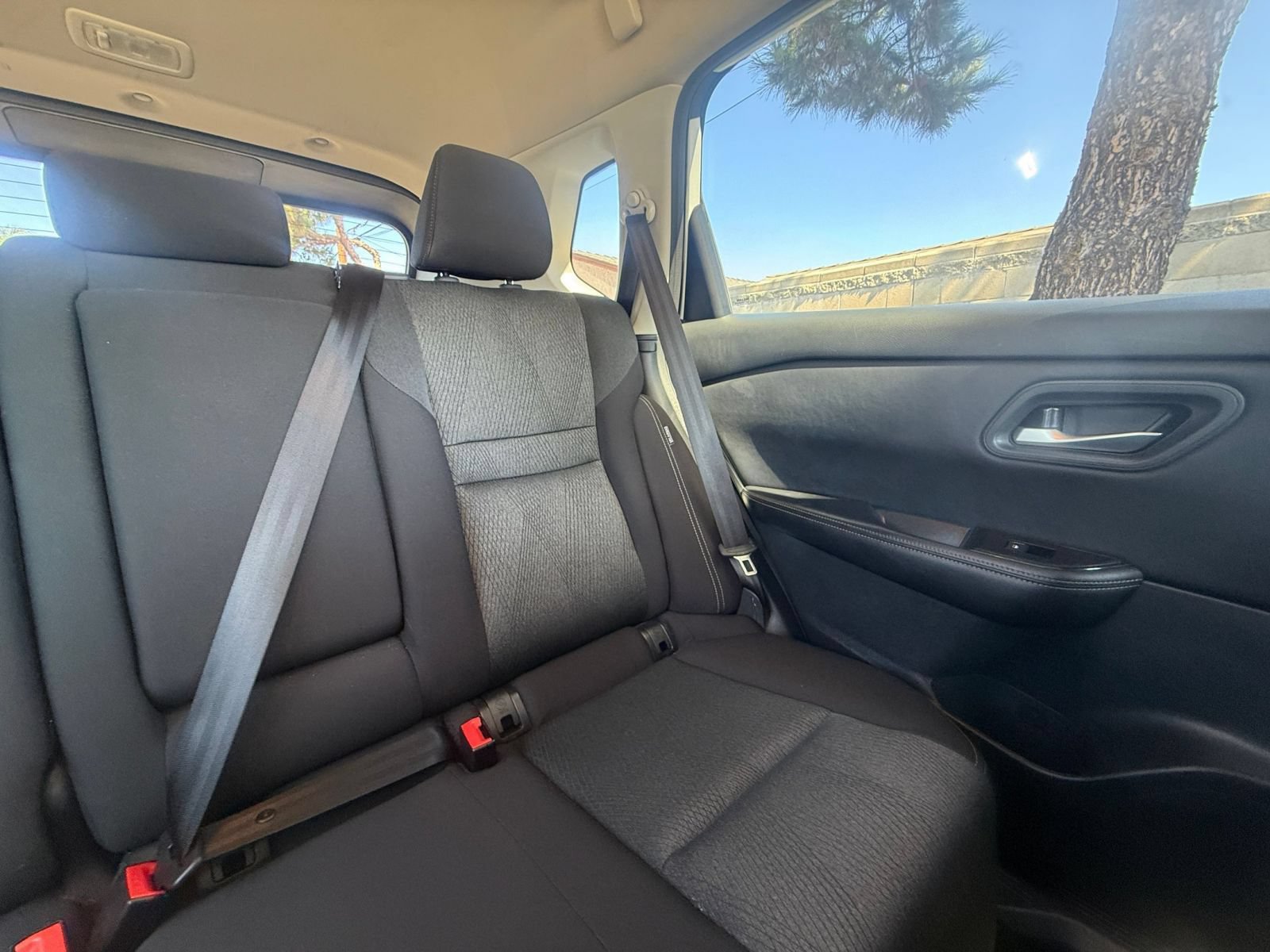 Used 2025 Nissan Rogue SV FWD image 35